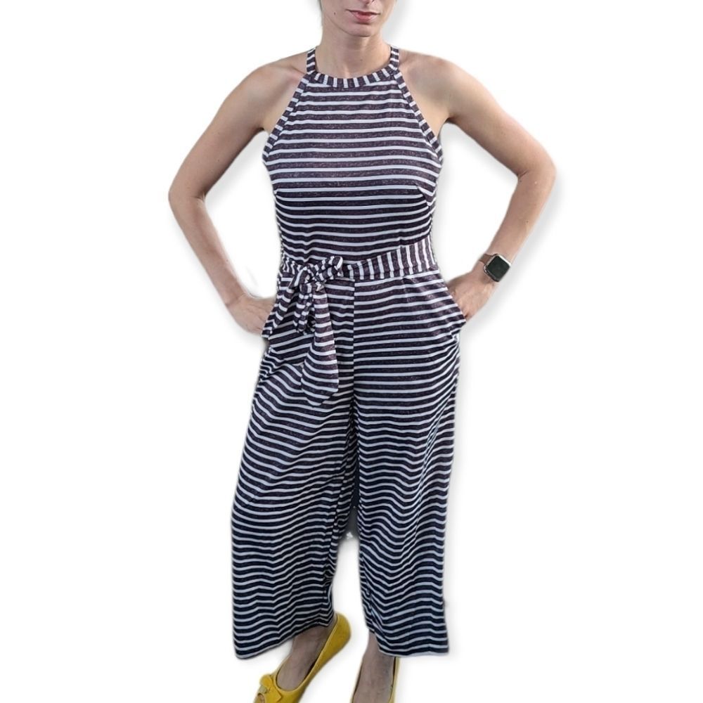🌹2/$15 Black White Striped Jumpsuit Silky Belt Zi